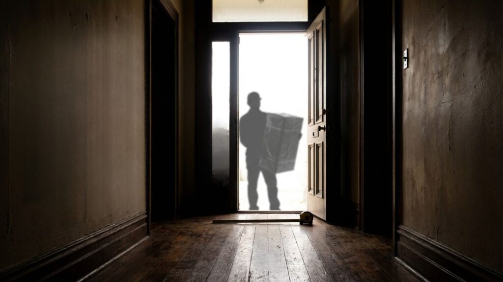 ソファ搬入時のトラブルを防ぐための事前計測の重要性を警告する図